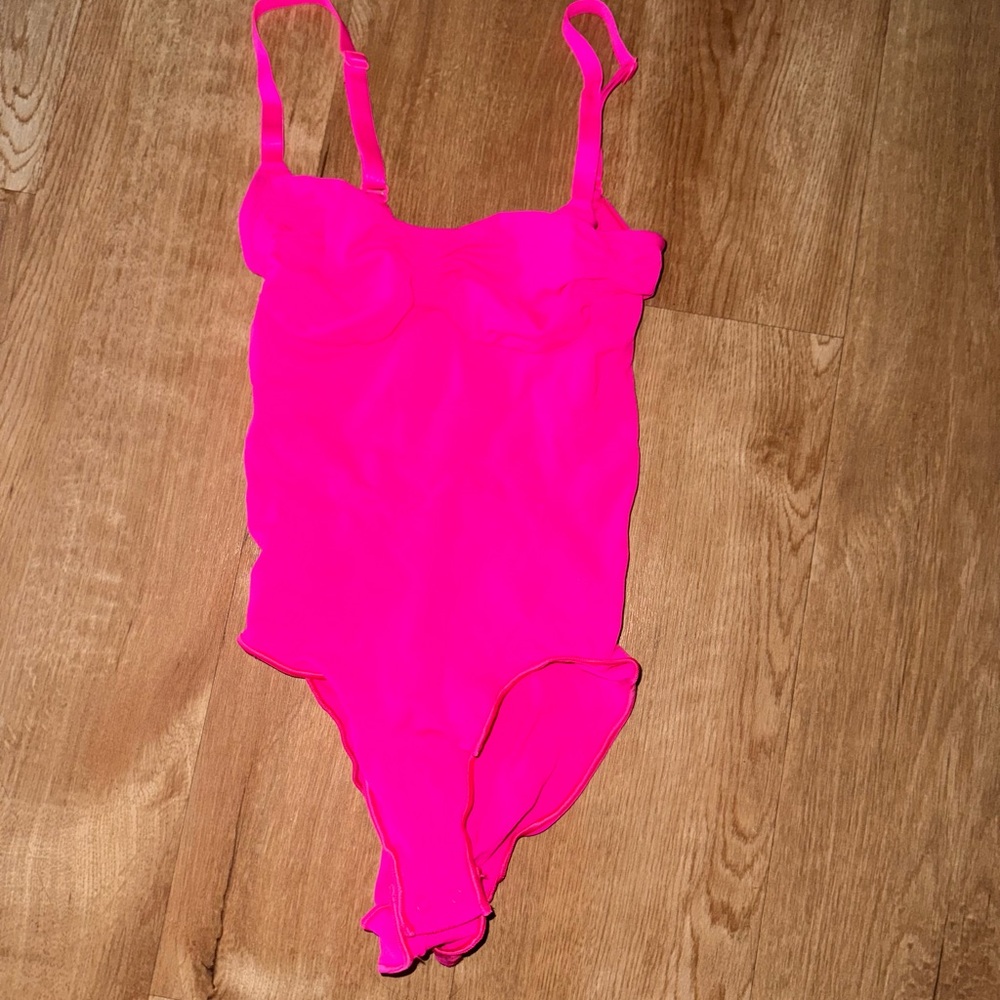 SKIMS Pink Tank Top - Picture 2 of 3